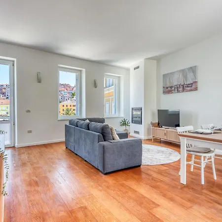 The Perfect View Penthouse Design Apt. - Happy *