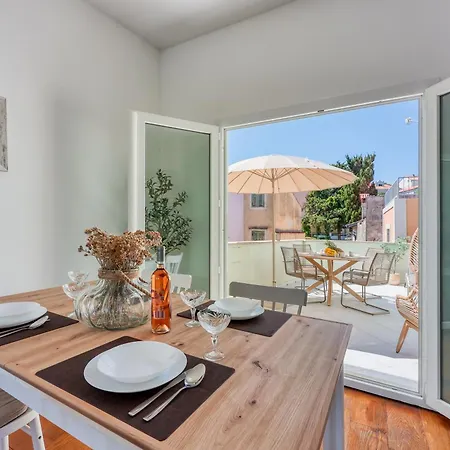 The Perfect View Penthouse Design Apt. - Happy