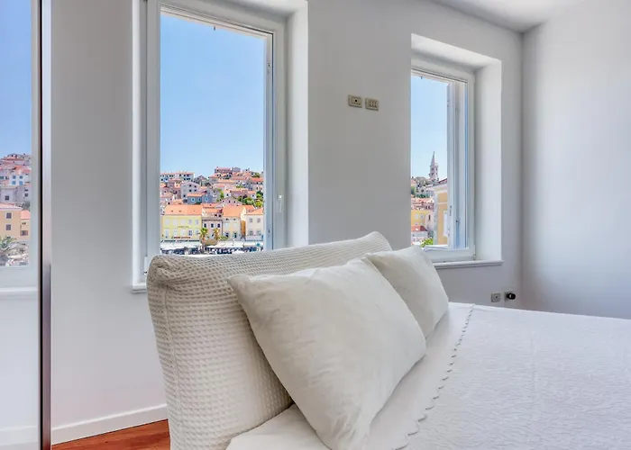 The Perfect View Penthouse Design Apt. - Happy Apartamento